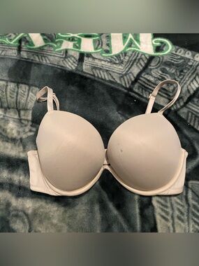 PINK Victoria's Secret Light Beige Padded T-Shirt Bra